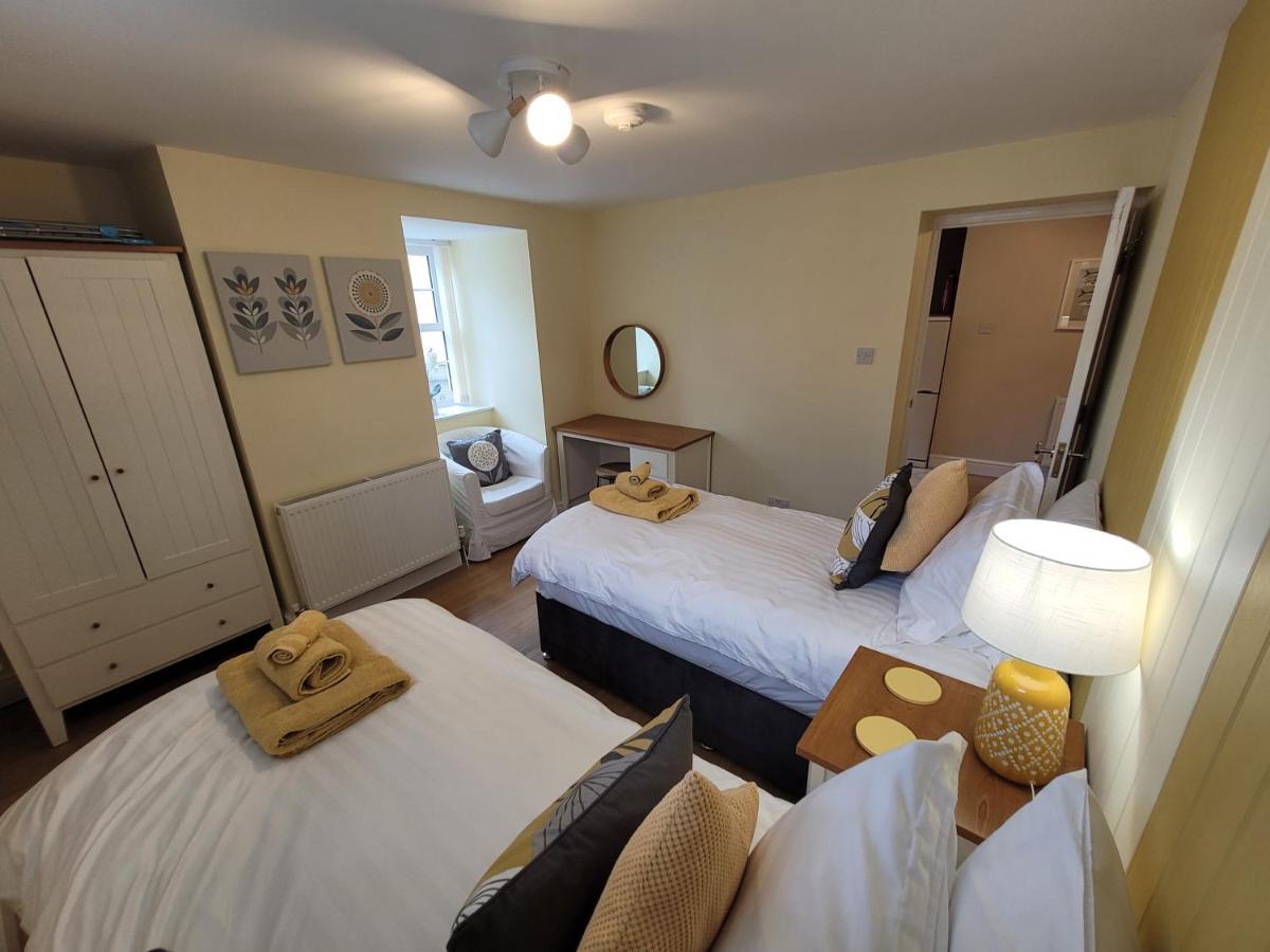Llys Bach Apartment At Llys Aeron Aberaeron Kültér fotó